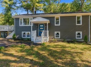 Pine Ln, Coventry, RI 02816
