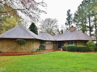 11 Club Dr, Gainesville, GA 30506