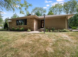1770 Kaneville Rd, Geneva, IL 60134