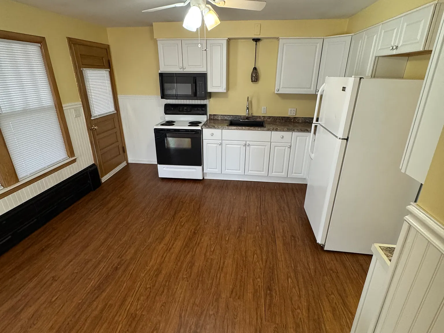 1 bed, 700 sqft, $1,400 — Photo 3
