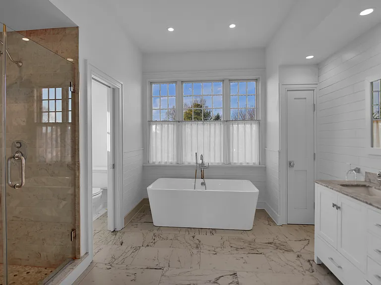 34 Fairlawn Dr — Photo 12