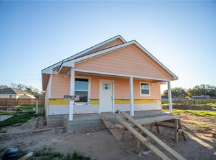 1707 Pine St, Hearne, TX 77859