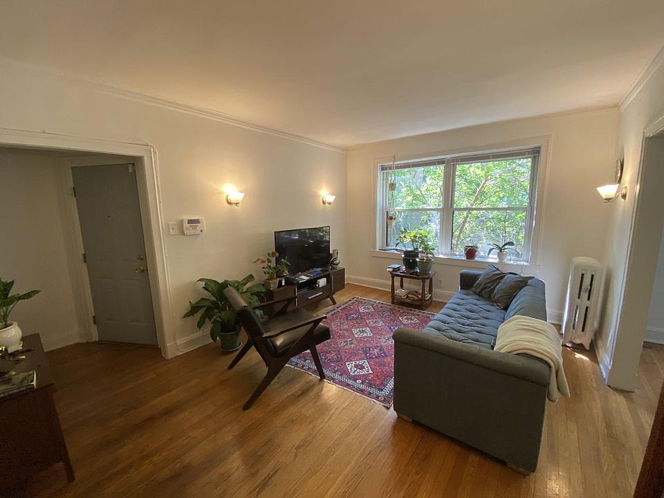 1st image of 3746 N Pine Grove Ave APT 2W