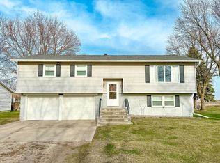212 S Adams St, Everly, IA 51338