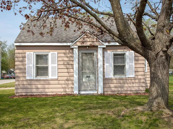 158 S Roosevelt Rd, Evansdale, IA 50707