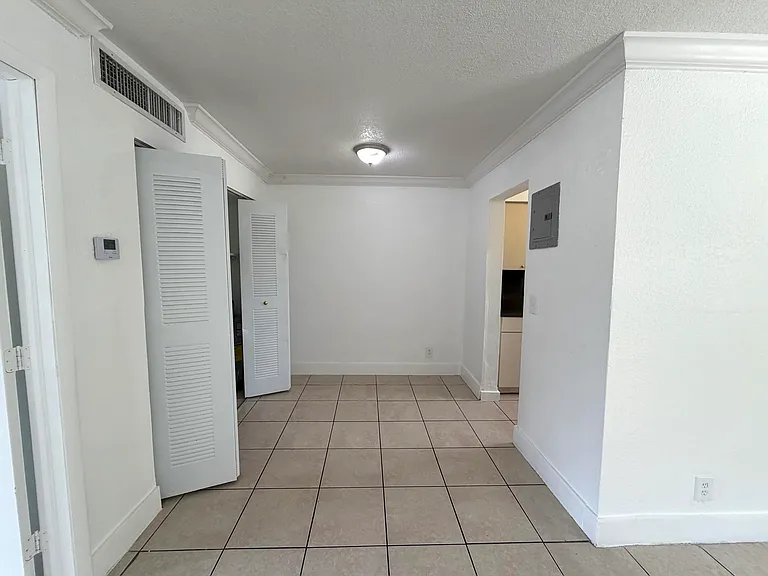 2127 Davie Blvd #115 — Photo 4
