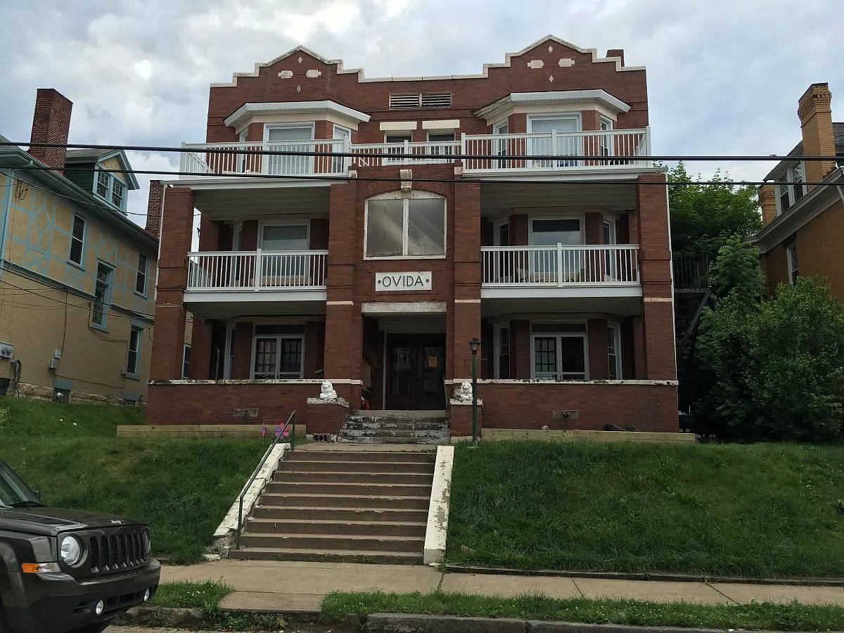 37 N Bryant Avenue — Photo 3