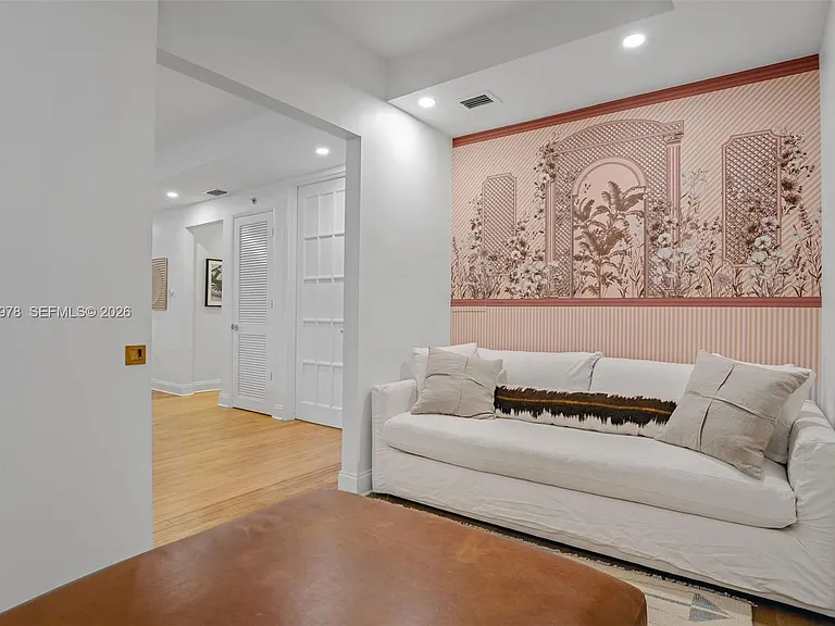 725 Crandon Blvd #203 — Photo 40
