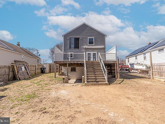4th image of 611 N Stuart St