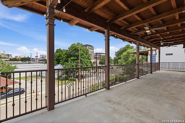 1542 N Alamo St #201 — Photo 27