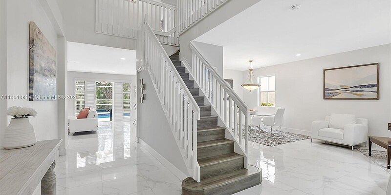 1st image of 4059 Pinewood Ln