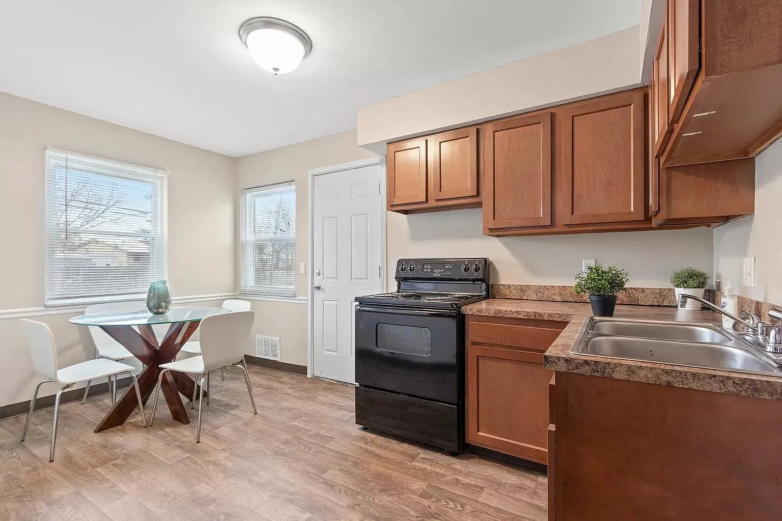 Coves at Columbus on Arborwood Drive — Photo 2