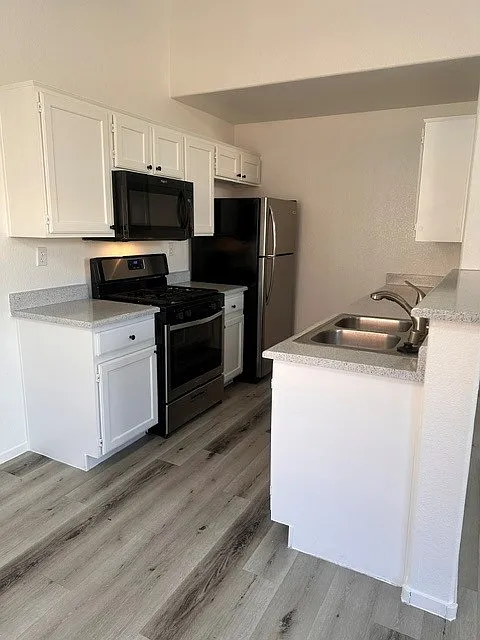 3 bed, 2.5 bath, 1200 sqft, $1,874 — Photo 3