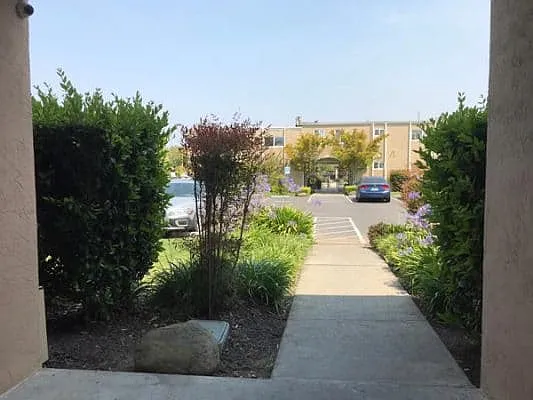 ALAMEDA PARK APARTMENTS — Photo 20