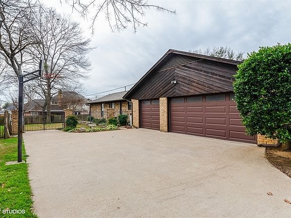 3 car garage