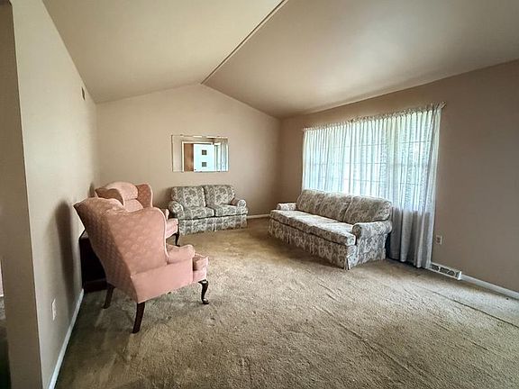 4th image of 2814 Southview Rd