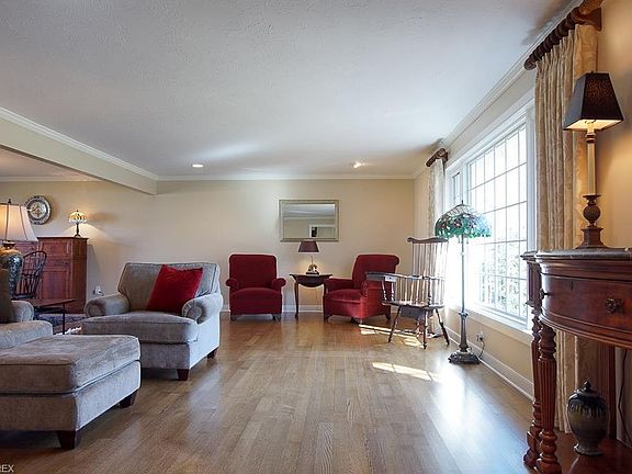 5th image of 480 Lane Dr