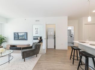 340 S Halsted St, Chicago, IL 60661