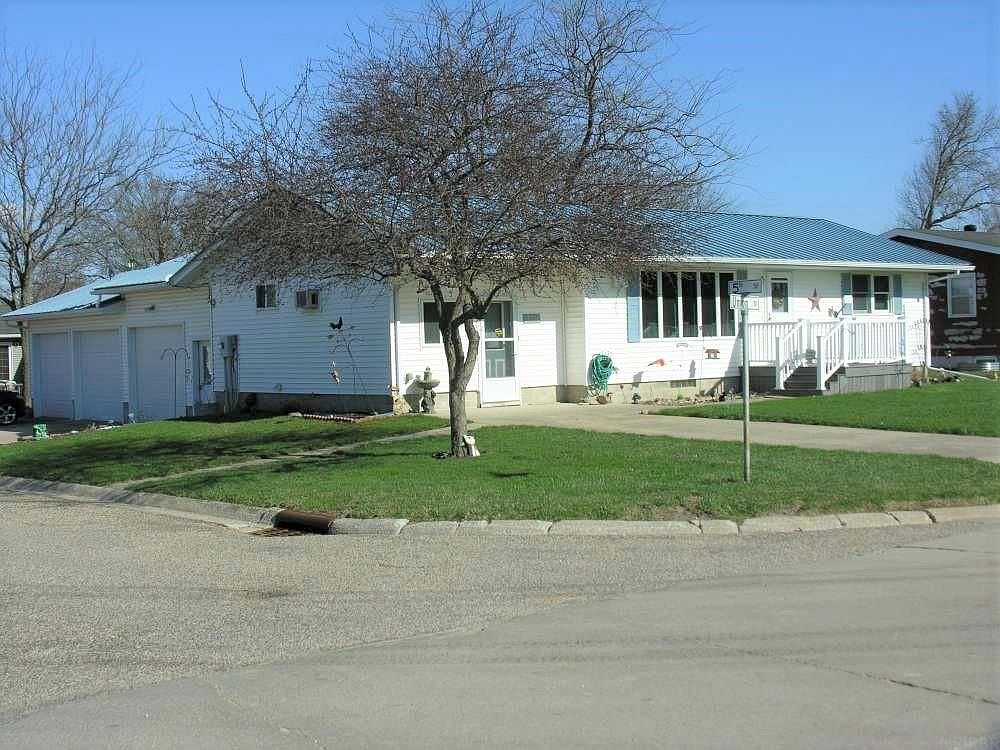 420 Union St, Sumner, IA 50674 Zillow