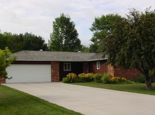 410 Crescent Dr, Thompson, ND 58278