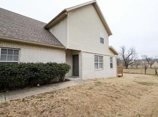 6170 W Milliken Bnd, Fayetteville, AR 72704