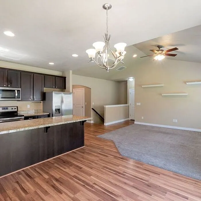 5 bed, 3.0 bath, 2813 sqft, $2,595 — Photo 3