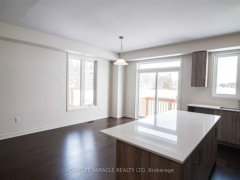 19 Greer St — Photo 4