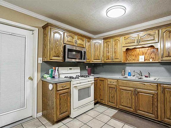 5th image of 3012 Avenue L