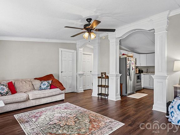 4th image of 111 Patrice Pl