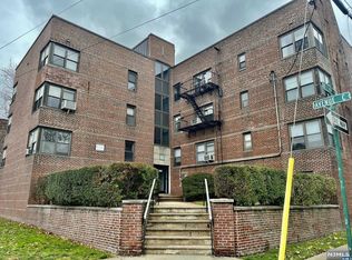 1025 Avenue C APT 114, Bayonne, NJ 07002