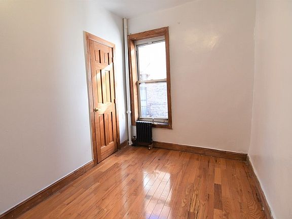 5th image of 519 W 134th St APT 25