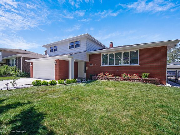 2nd image of 4624 W 106th Pl