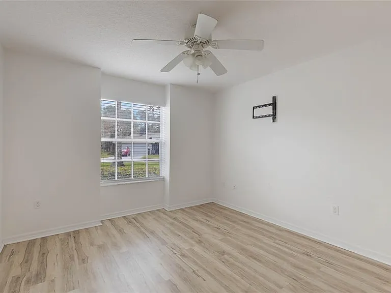 615 Juniper Way — Photo 8