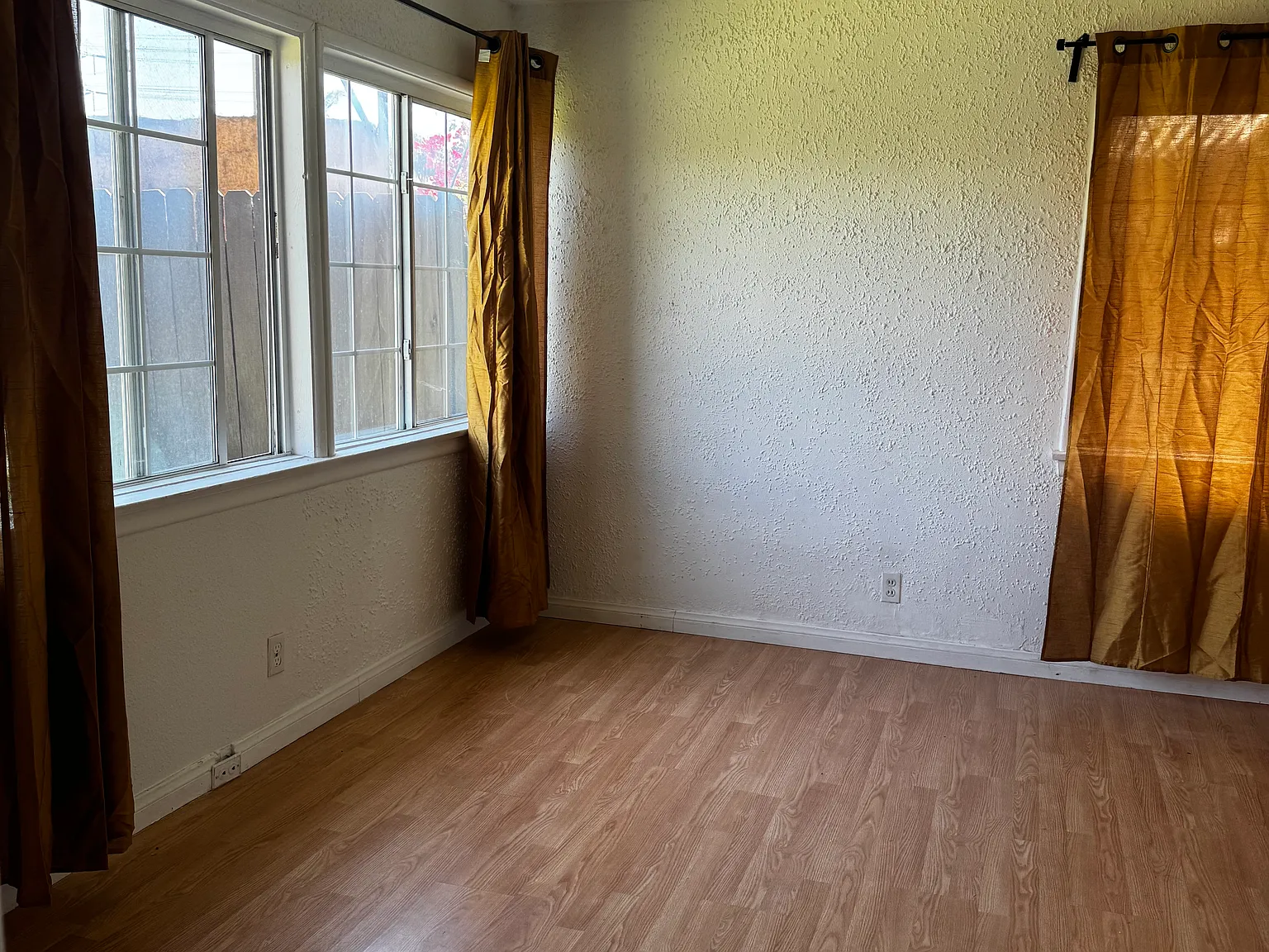 1 bed, 900 sqft, $1,800 — Photo 3