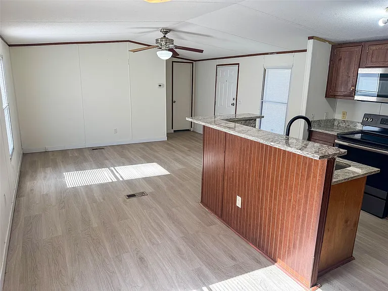 39 County Road 3478 — Photo 8