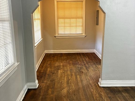 3rd image of 565 Chestnut Dr