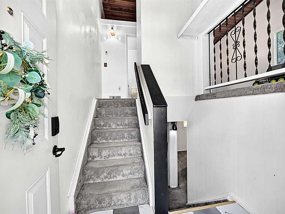 3rd image of 2353 E 50th St NE