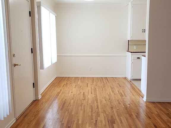 2nd image of 1047 Euclid St APT 4