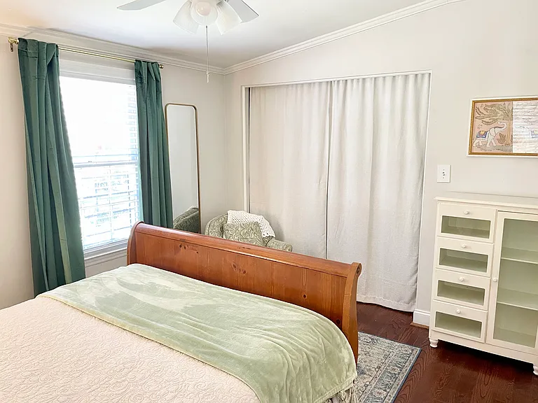 215 W Taylor St — Photo 18