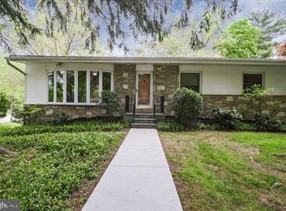 2310 Harts Ln, Lafayette Hill, PA 19444