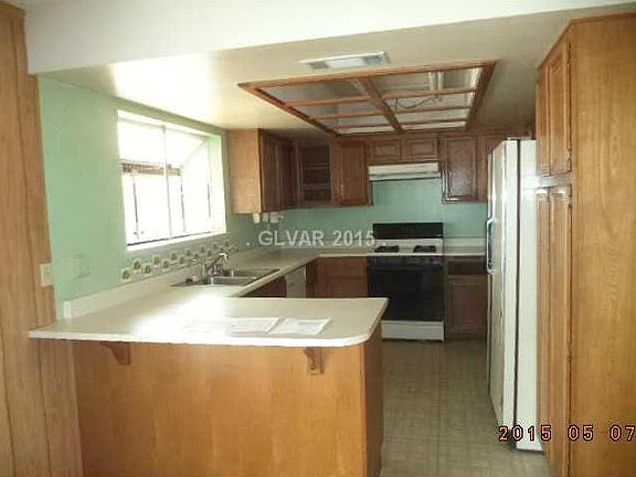 5th image of 990 Looking Glass Ln