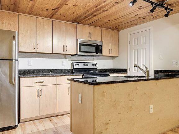 3rd image of 10 W Broad St #102