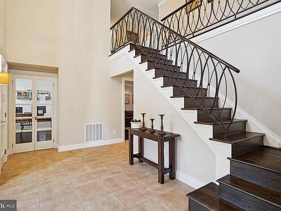 2nd image of 9427 Fox Hollow Dr