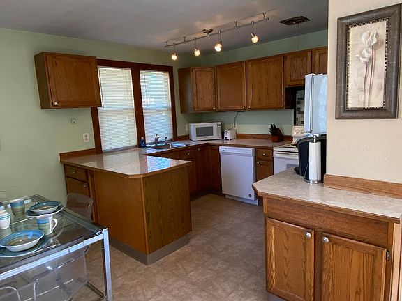 5th image of 10224 NE 67th St