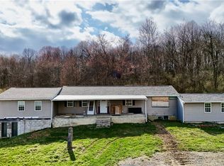 955 Panama Rd SE, Carrollton, OH 44615