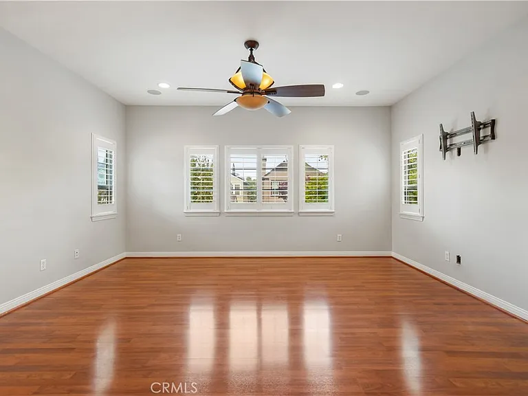 1 Bower Ln — Photo 11