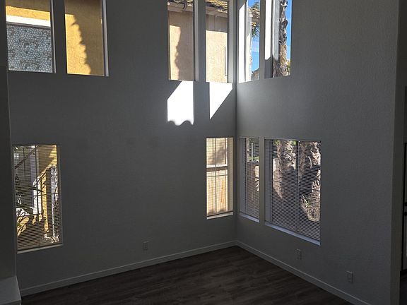 3rd image of 2387 Fairway Oaks Dr