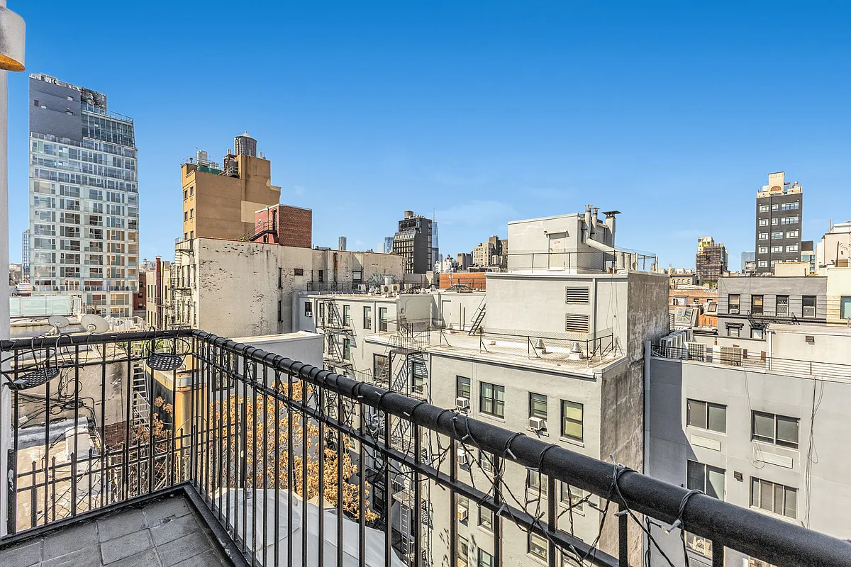 152 Ludlow Street — Photo 1