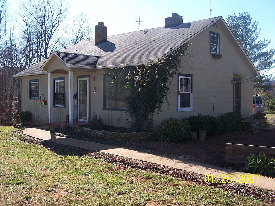 Country Farm house on 4.9+/- acres