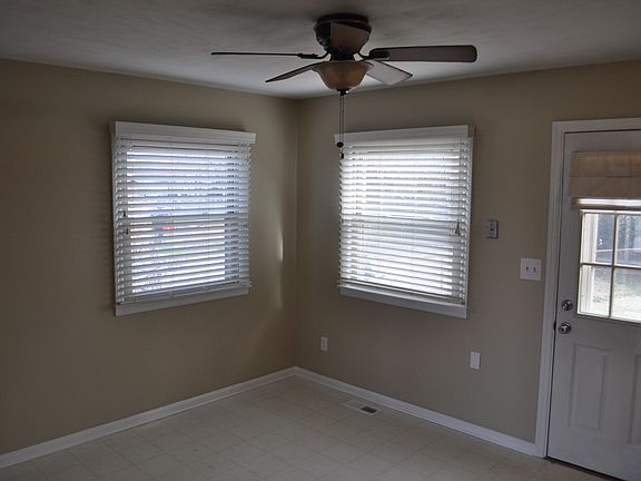 4th image of 4300 Ravenwood Dr #2